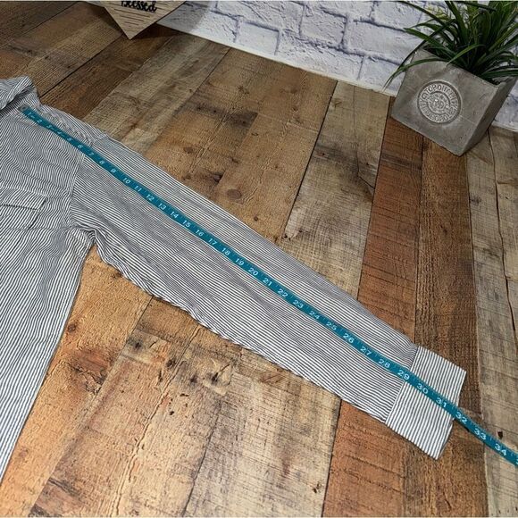 Everlane pin stripe casual button down shirt NWOT - Picture 7 of 9